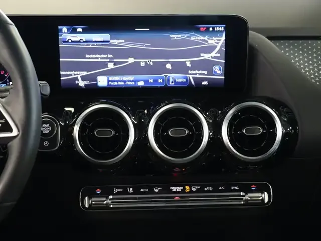 Mercedes-Benz GLA 180