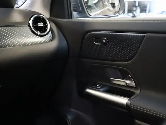 Mercedes-Benz GLA 180