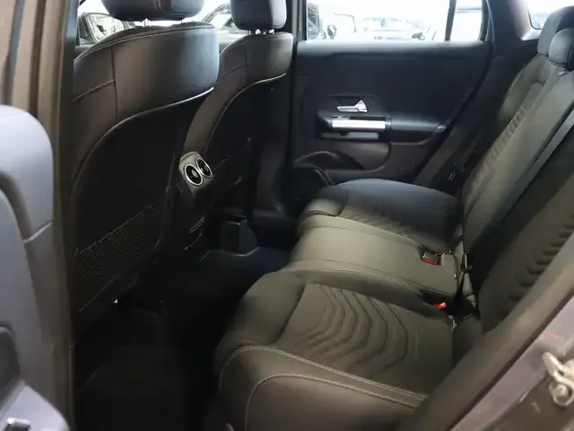 Mercedes-Benz GLA 180