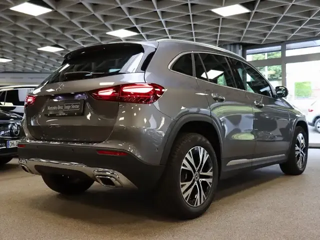 Mercedes-Benz GLA 180