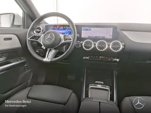 Mercedes-Benz EQA 300