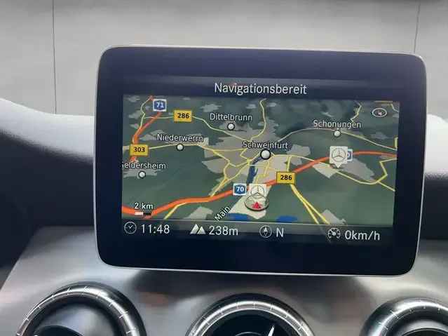 Mercedes-Benz CLA 200