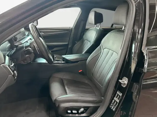 BMW M550