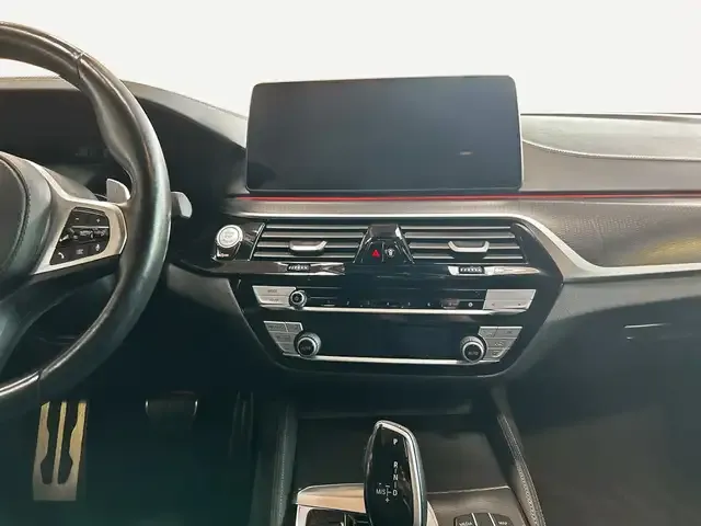 BMW M550