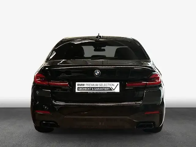 BMW M550