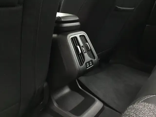 BMW 230