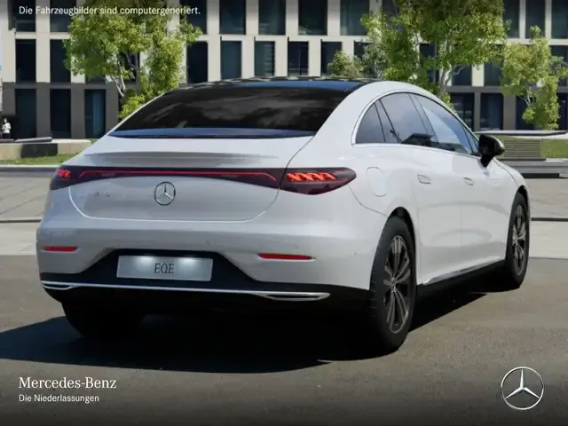 Mercedes-Benz EQE 300