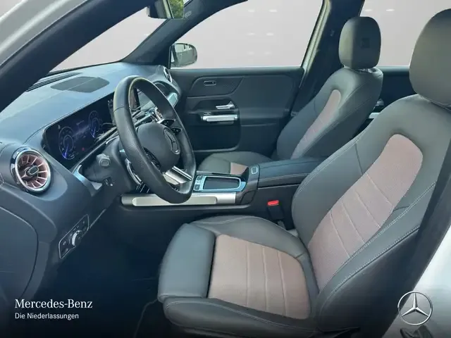 Mercedes-Benz EQB 300