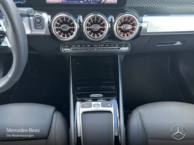 Mercedes-Benz EQB 300