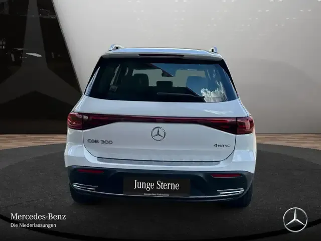 Mercedes-Benz EQB 300