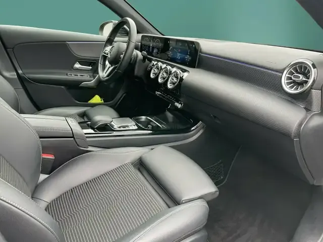 Mercedes-Benz A 220