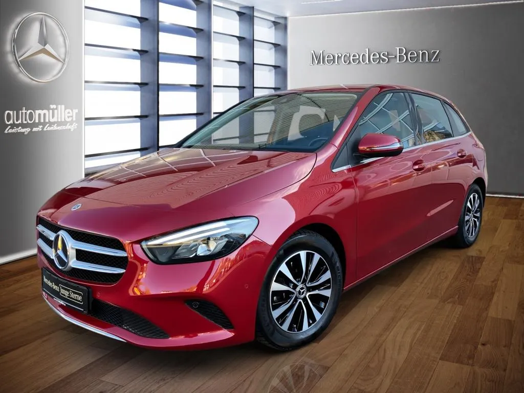 Mercedes-Benz B 180