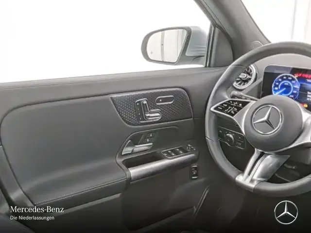 Mercedes-Benz EQA 300