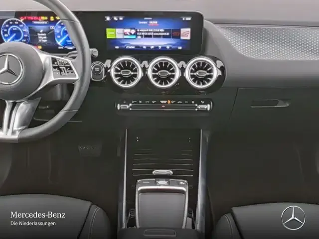 Mercedes-Benz EQA 300
