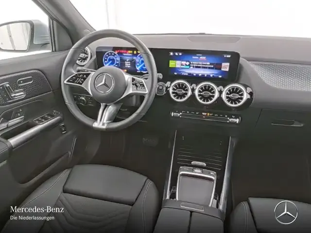 Mercedes-Benz EQA 300