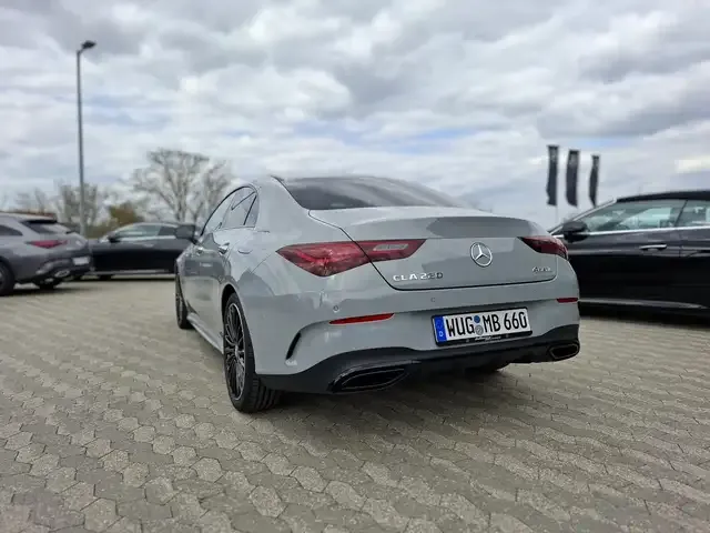 Mercedes-Benz CLA 220