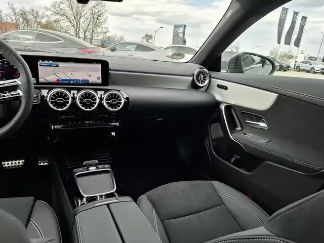 Mercedes-Benz CLA 220