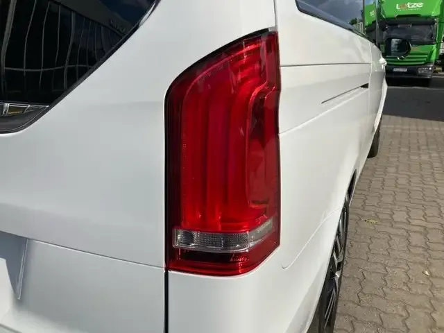 Mercedes-Benz V 250