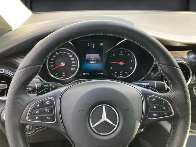 Mercedes-Benz V 250