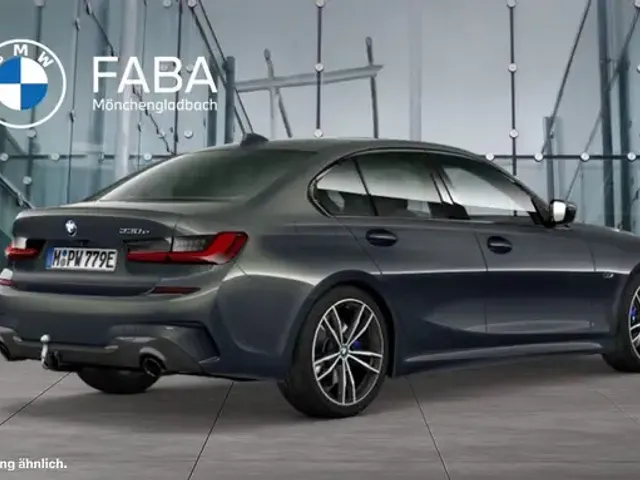 BMW 330