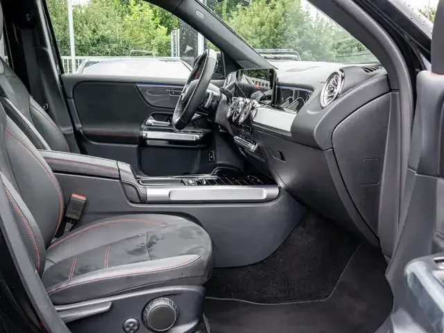 Mercedes-Benz GLB 250