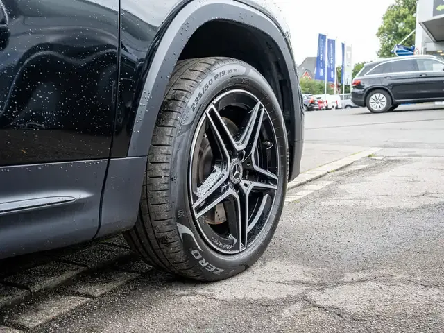 Mercedes-Benz GLB 250