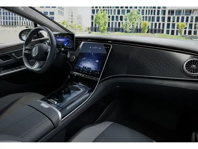 Mercedes-Benz EQE 300