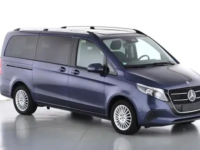 Mercedes-Benz V 220
