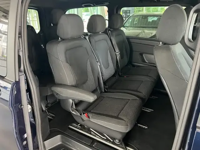 Mercedes-Benz V 220