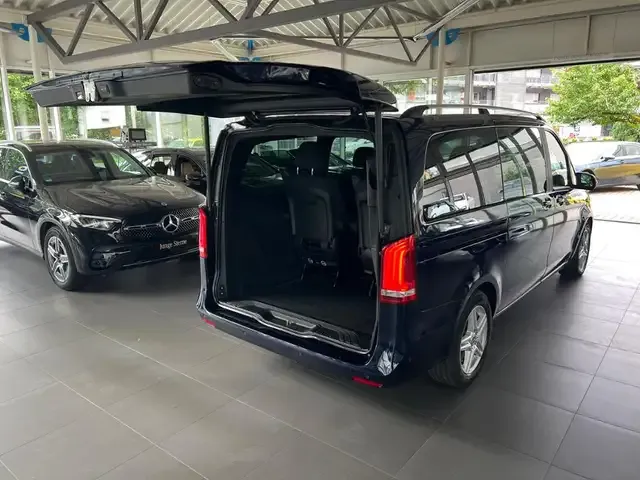Mercedes-Benz V 220