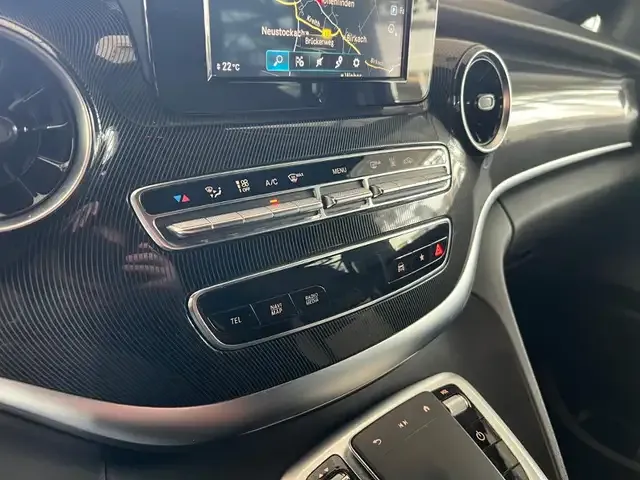 Mercedes-Benz V 220