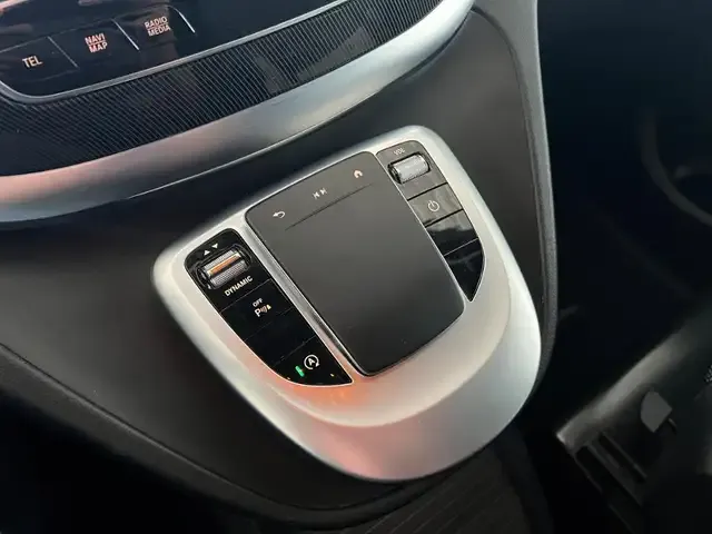 Mercedes-Benz V 220