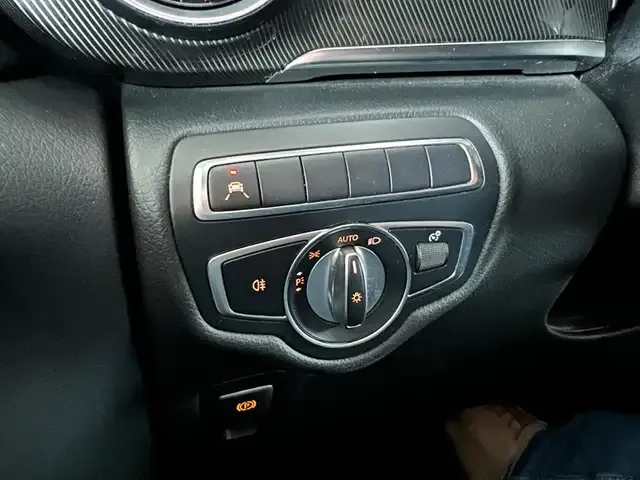 Mercedes-Benz V 220