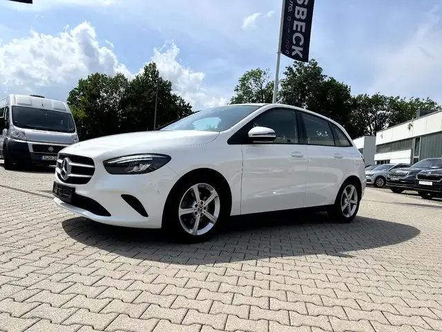 Mercedes-Benz B 220