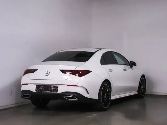 Mercedes-Benz CLA 200