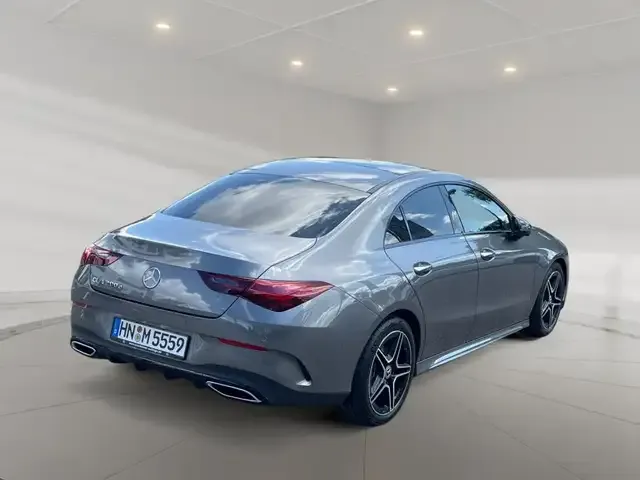 Mercedes-Benz CLA 200