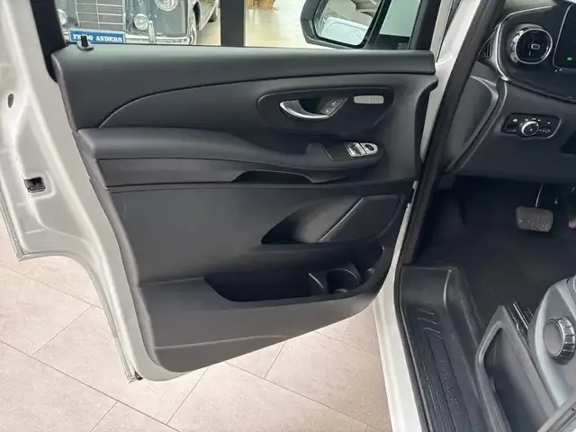 Mercedes-Benz EQV 300