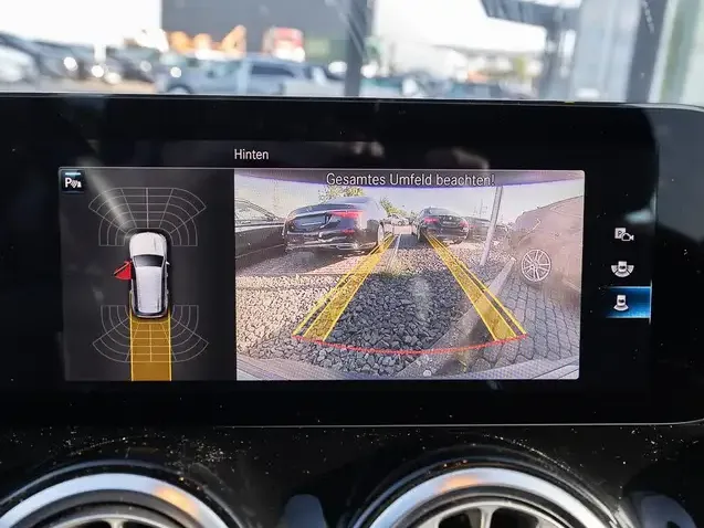 Mercedes-Benz EQB 300