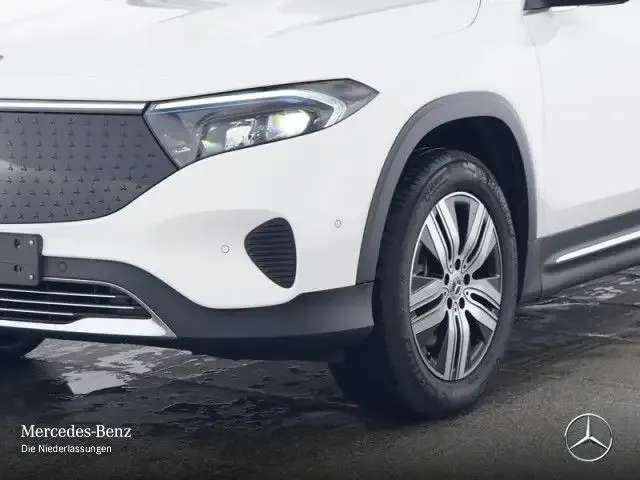 Mercedes-Benz EQB 300