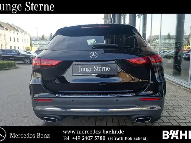 Mercedes-Benz GLA 200