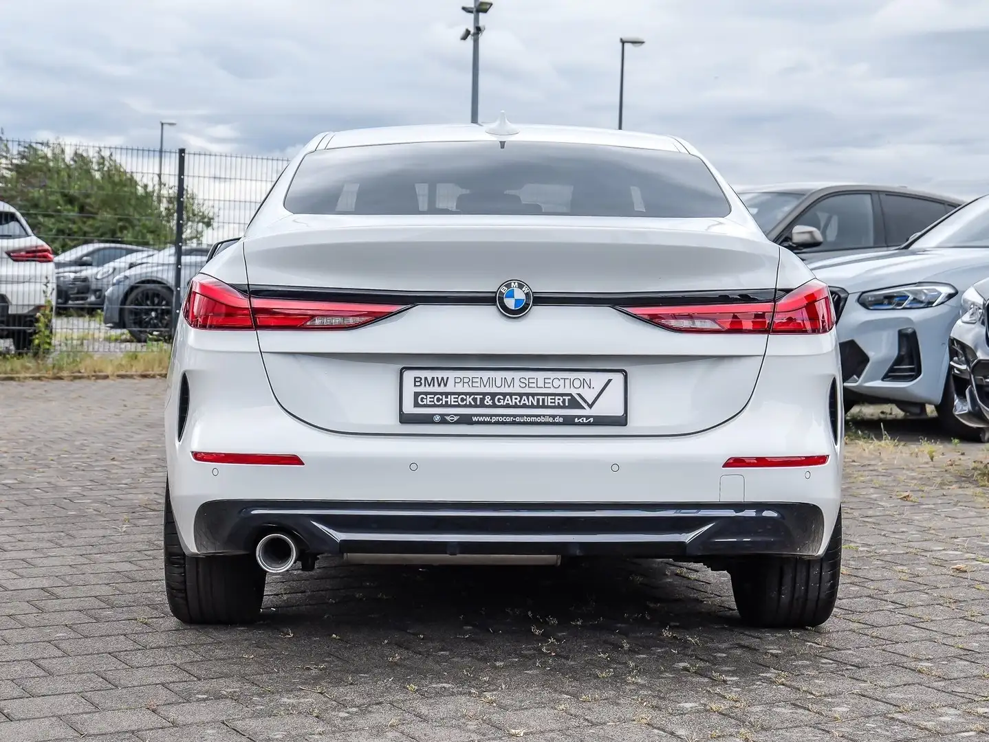 BMW 216