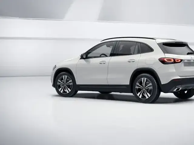 Mercedes-Benz GLA 220