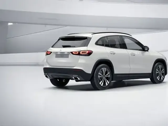 Mercedes-Benz GLA 220