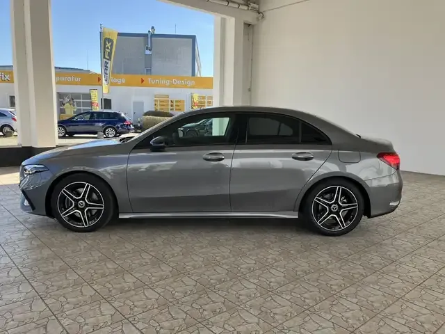 Mercedes-Benz A 220