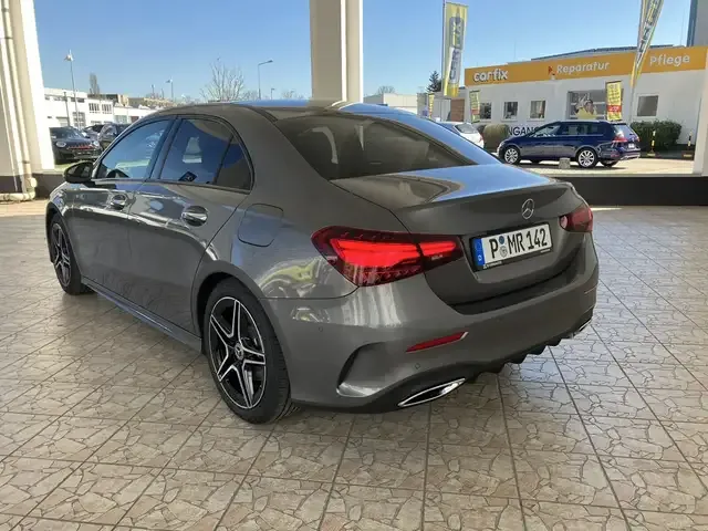 Mercedes-Benz A 220