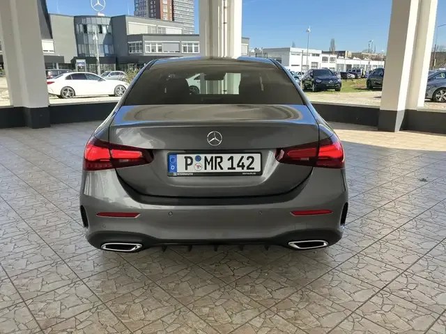 Mercedes-Benz A 220