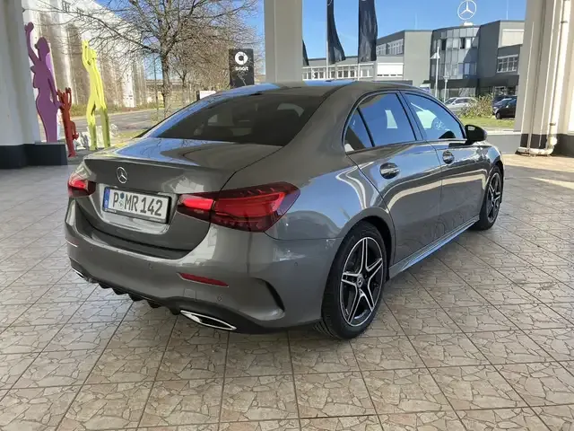 Mercedes-Benz A 220