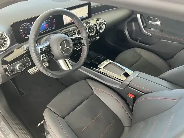 Mercedes-Benz A 220