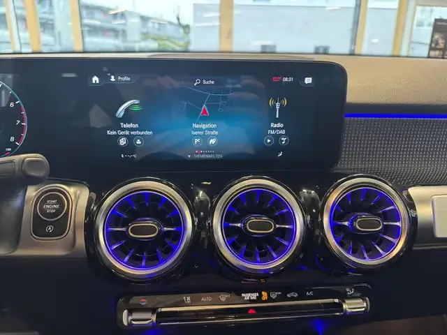 Mercedes-Benz GLB 200