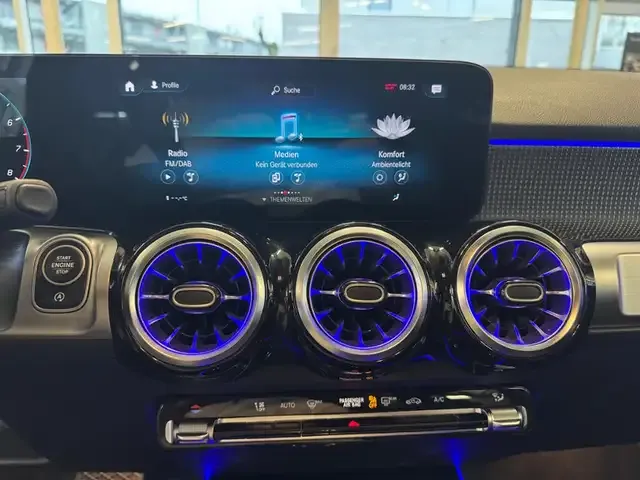 Mercedes-Benz GLB 200